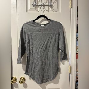 gray quarter long-sleeve